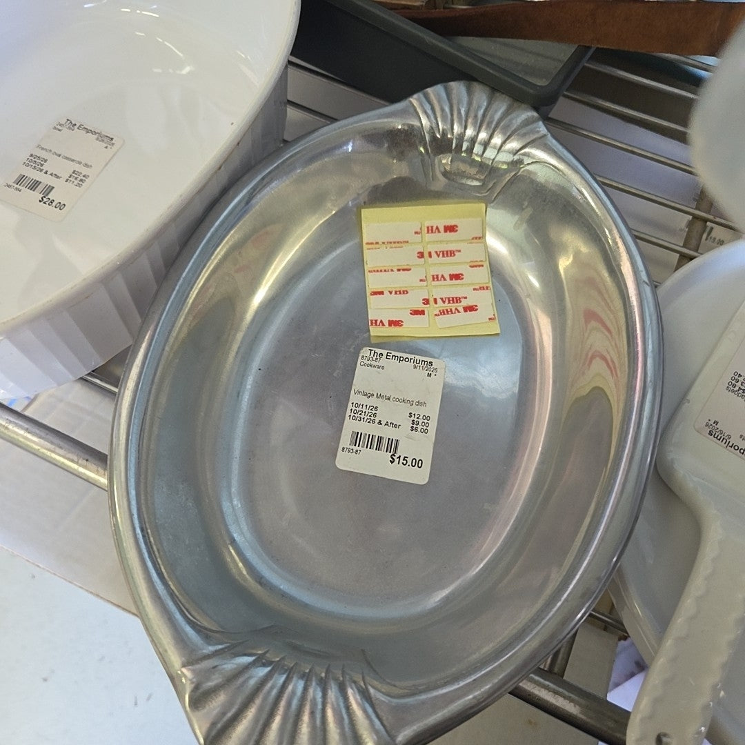 Vintage Metal cooking dish