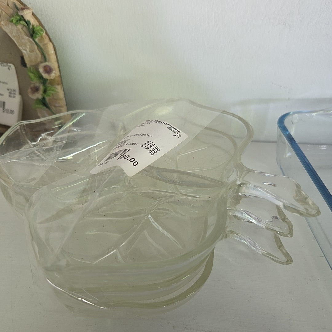 Leaf shaped dishes