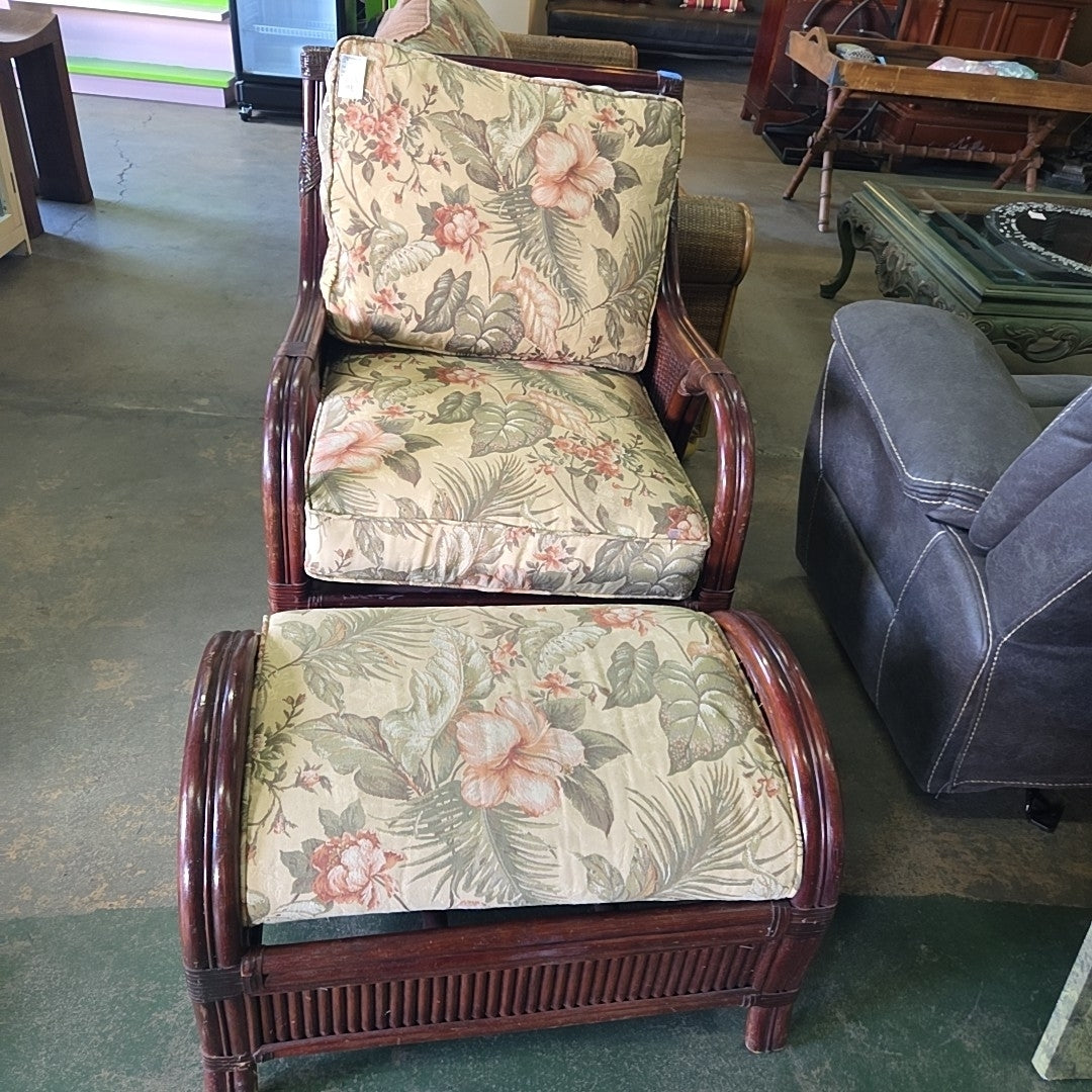 chair w/ ottoman
