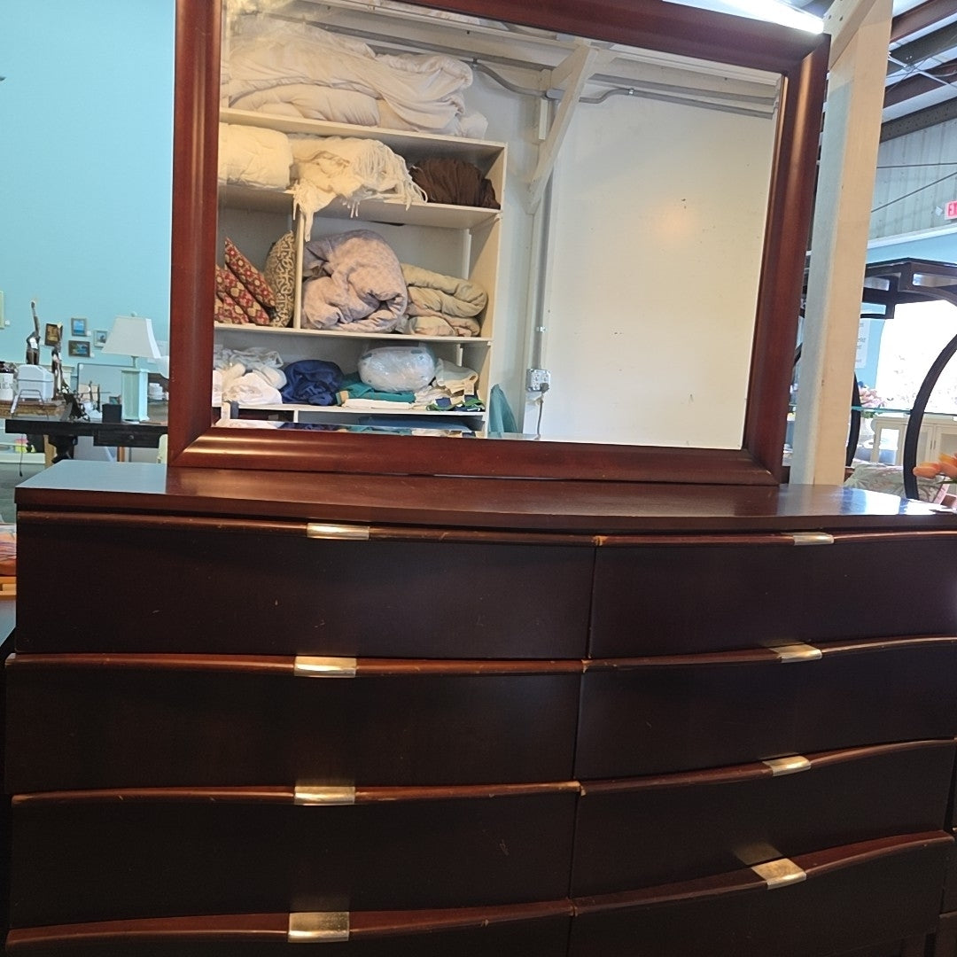 dresser w/ mirror