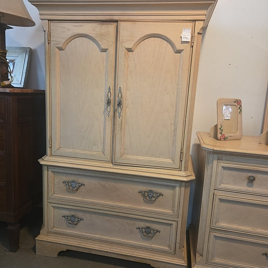 Chest w 2 drawers