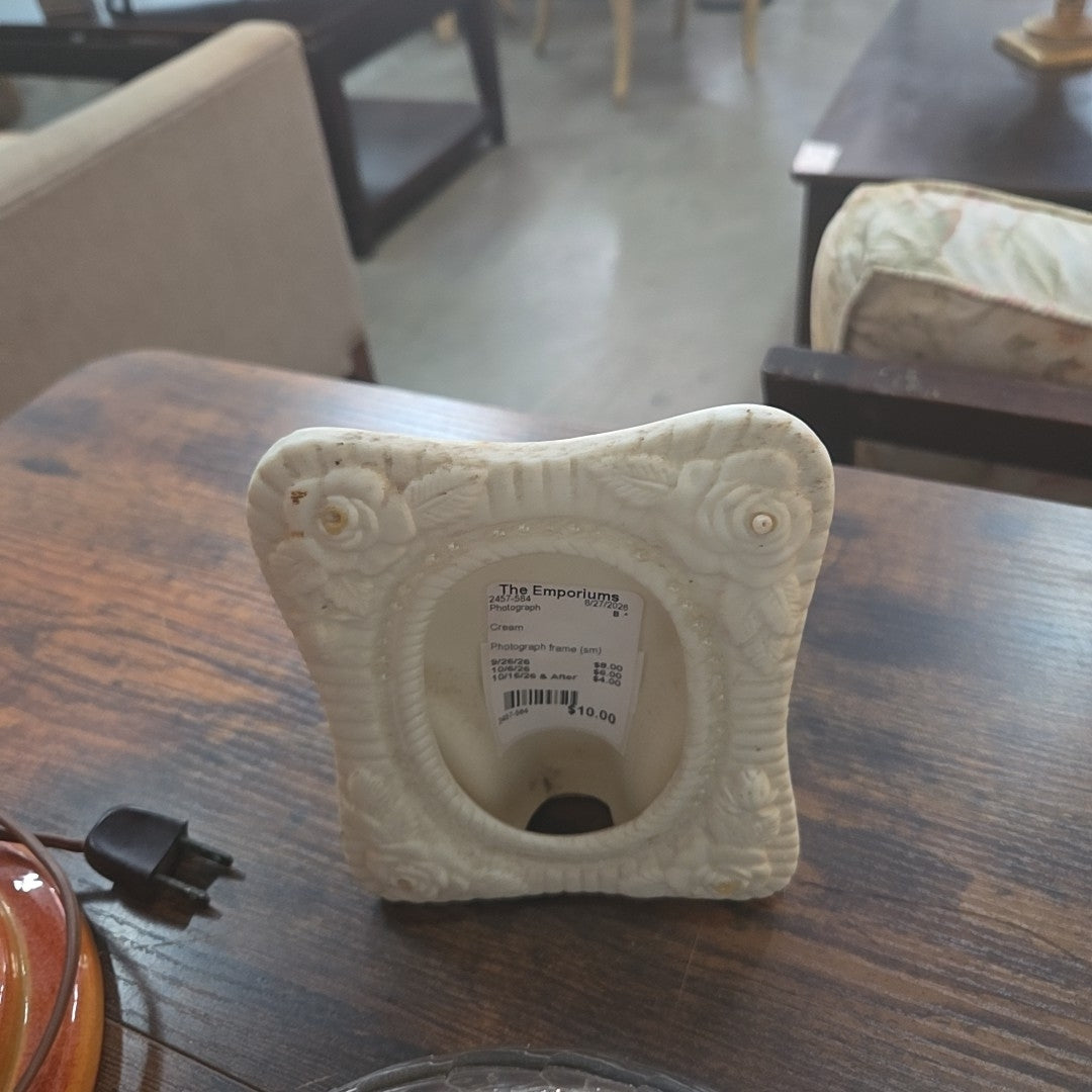 Photograph frame (sm)