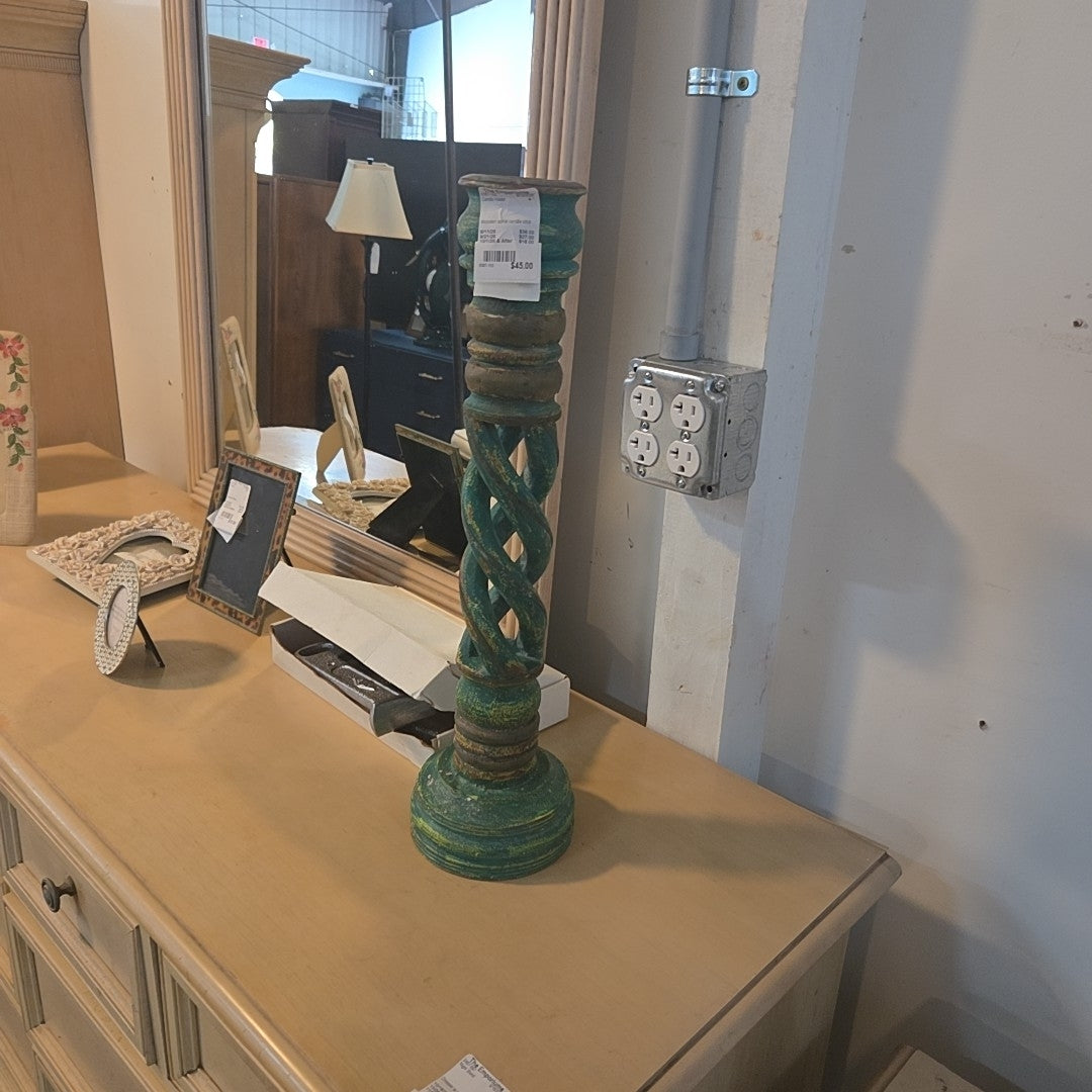Wooden spiral candle stick