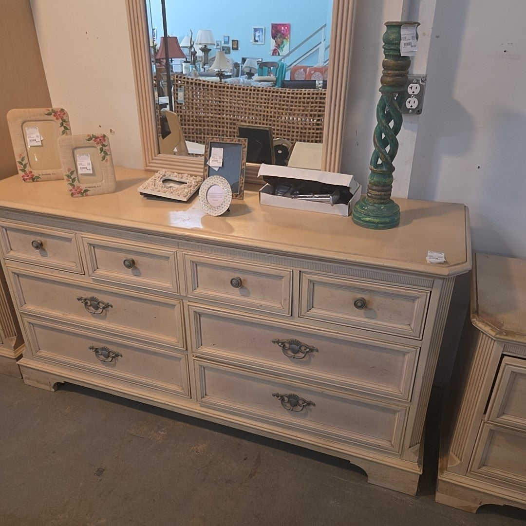 Dresser w mirror