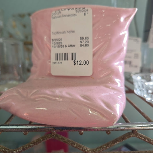 Toothbrush holder