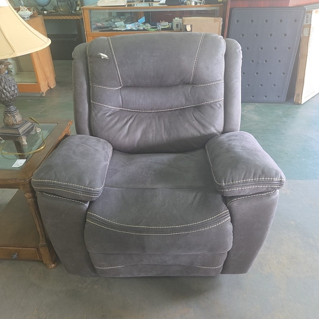 RECLINER CHAIR