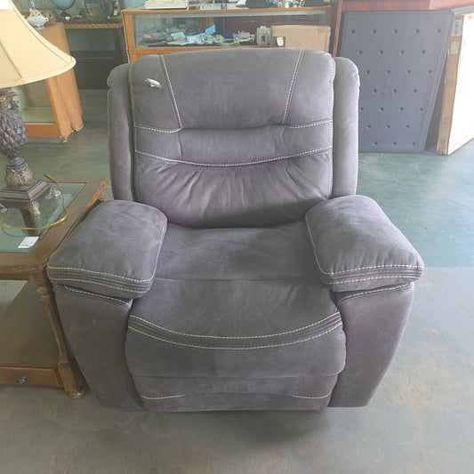 RECLINER CHAIR