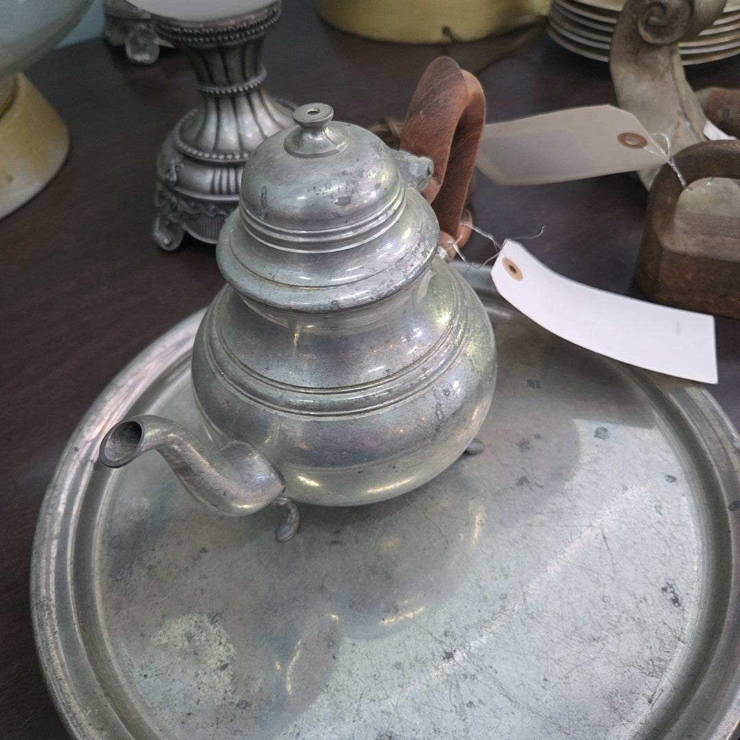 vintage williamsburg stieff pewter teapot