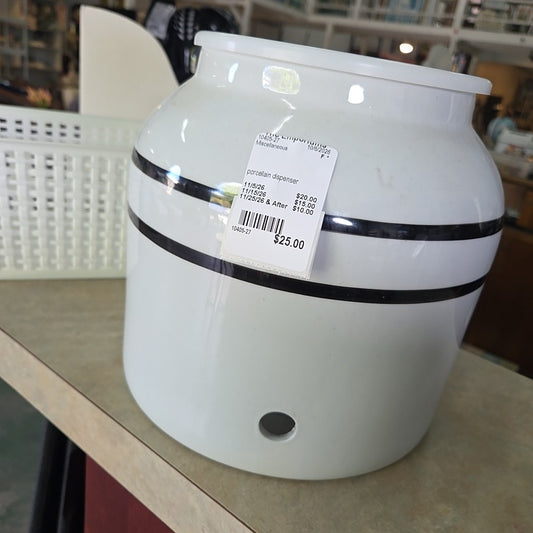 porcellain dispenser